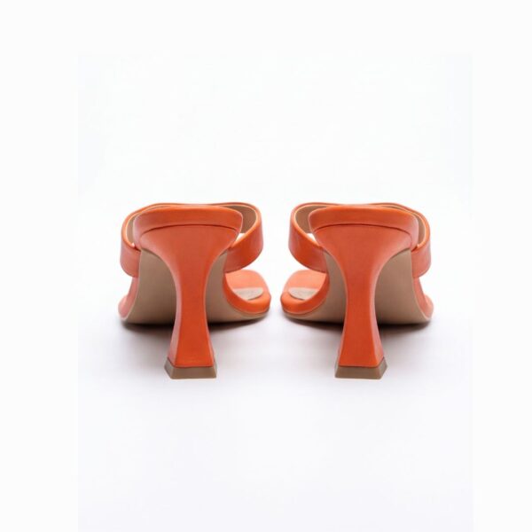 Ambra Orange, sandalo con tacco da donna
