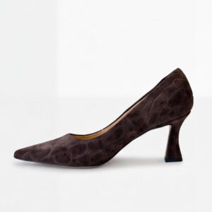 Kate Crocodile, décolleté da donna