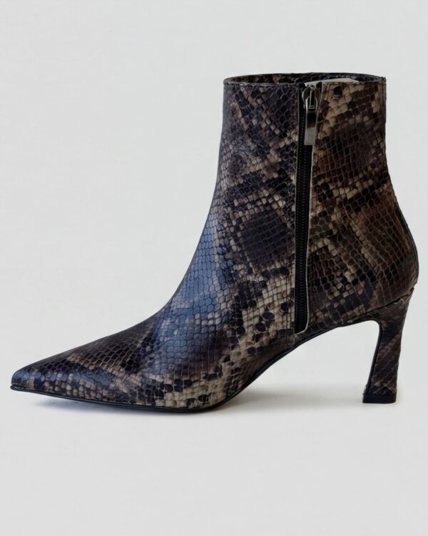 Stivaletto da donna modello Eva Glow Python